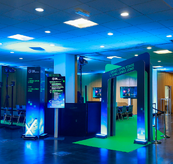 Zona especial com arco personalizado, LCD com agenda e sinalética