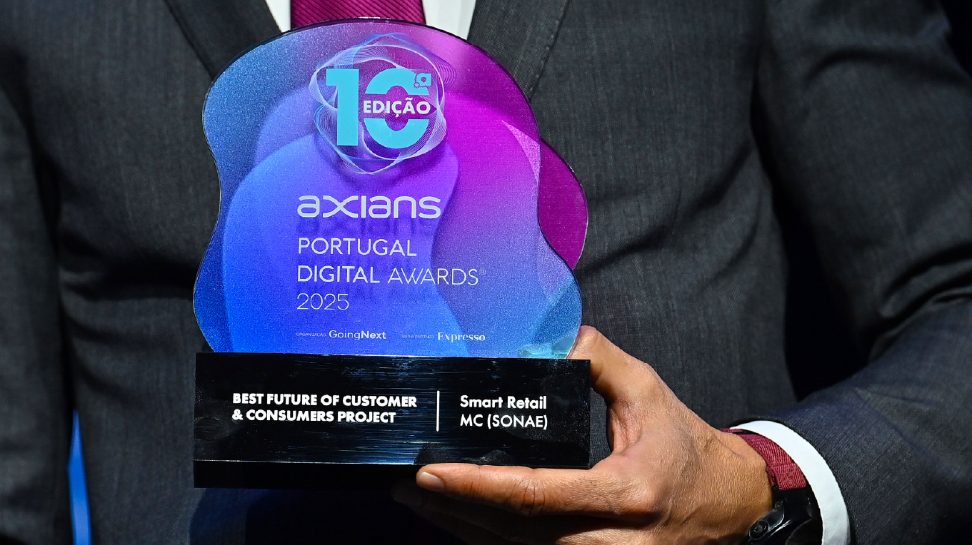 Troféu comemorativo dos 10 anos desenvolvido à medida para o Portugal Digital Awards