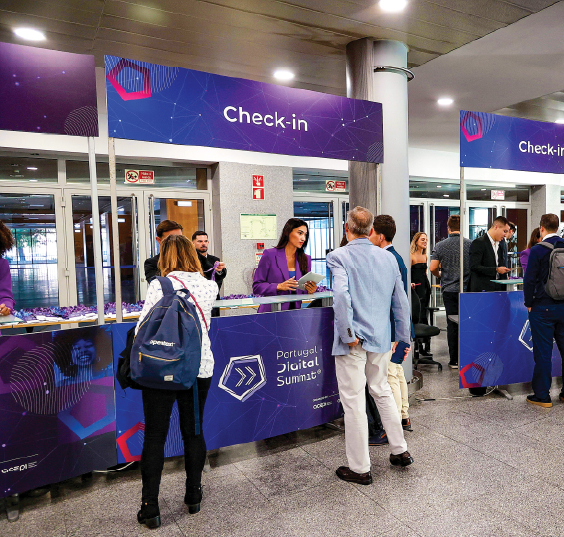 Check-in do evento com identidade gráfica aplicada